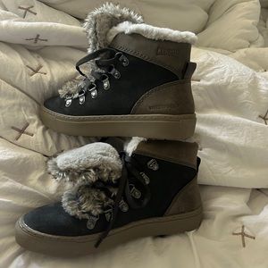 Boots; EXCELLENT/LIKE NEW; Worn once; W Size 6; Fall 2022; Purchase price $160